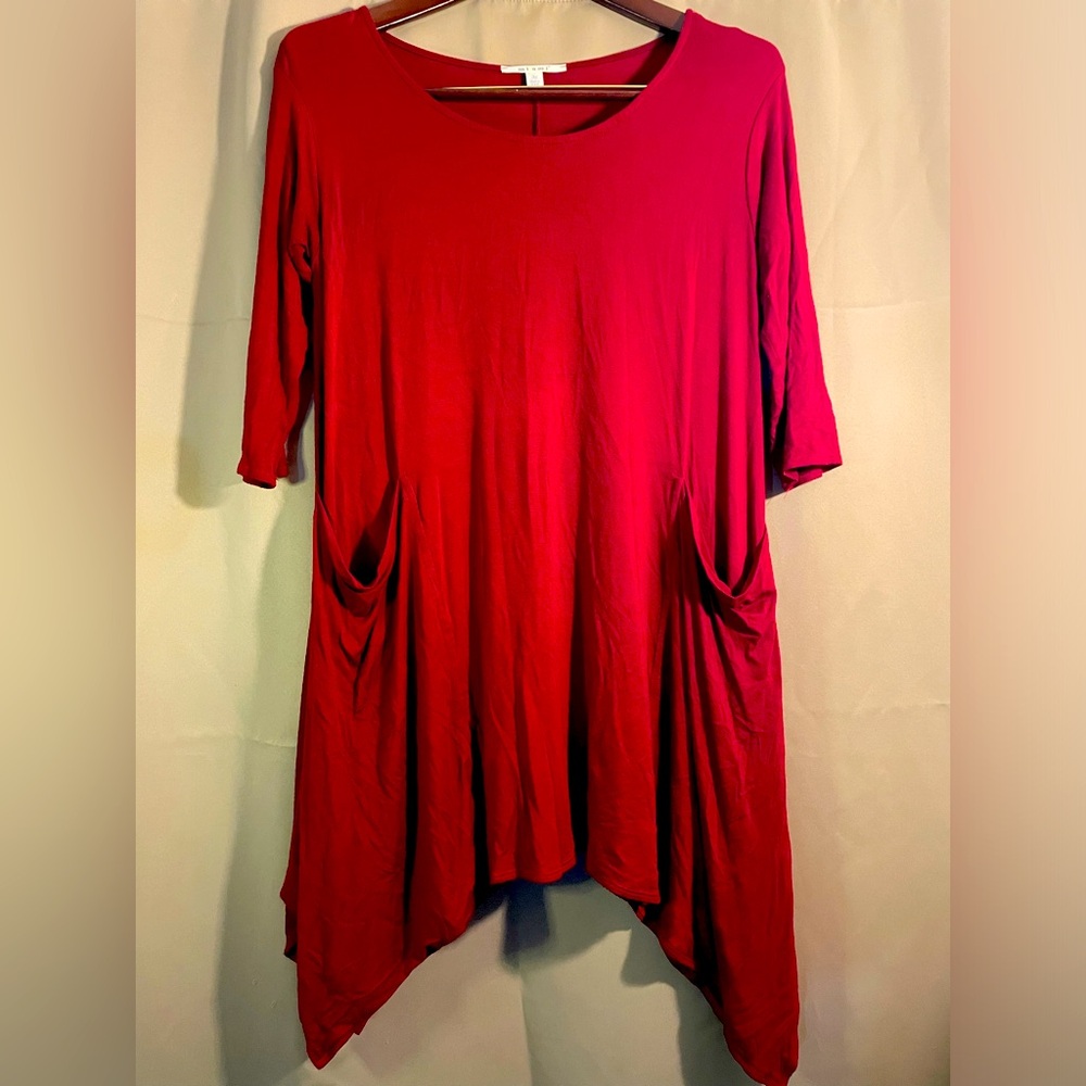Miami Shark Bite Hem Tunic Top - cranberry color - Med - pockets